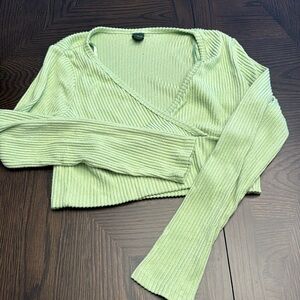Wild Fable green vneck crop top long sleeve, medium
